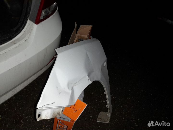 Крыло переднее левое на hyundai solaris