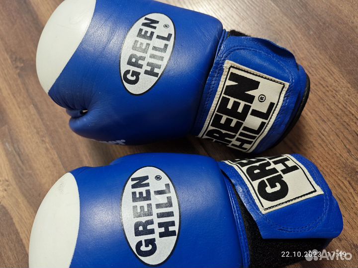 Боксерские перчатки