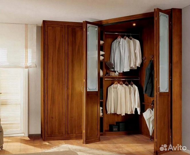 Угловой шкаф