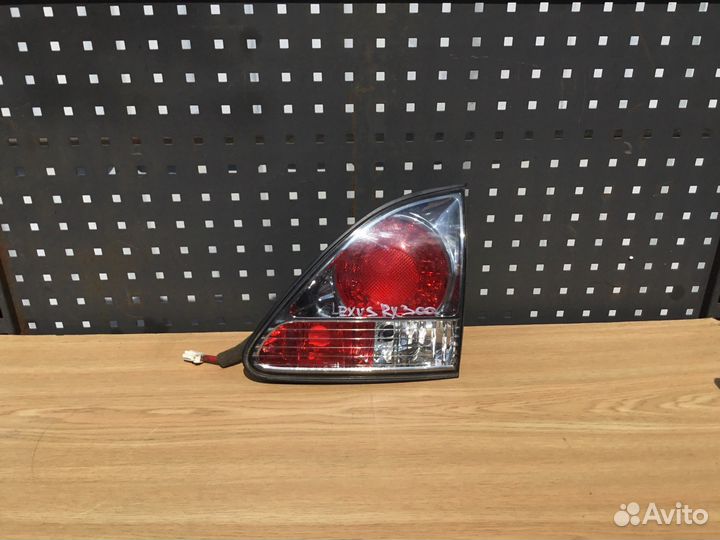 Фонарь Lexus RX300