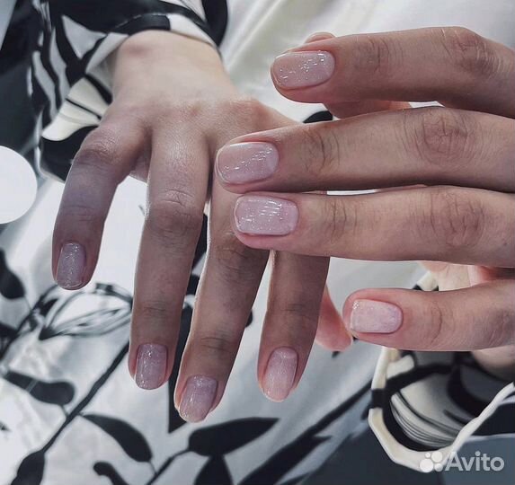 Модель на маникюр
