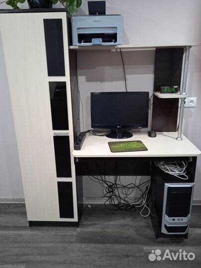 Компьютерный стол