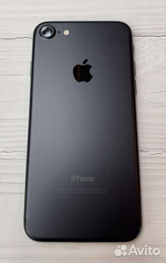 Телефон iPhone 7