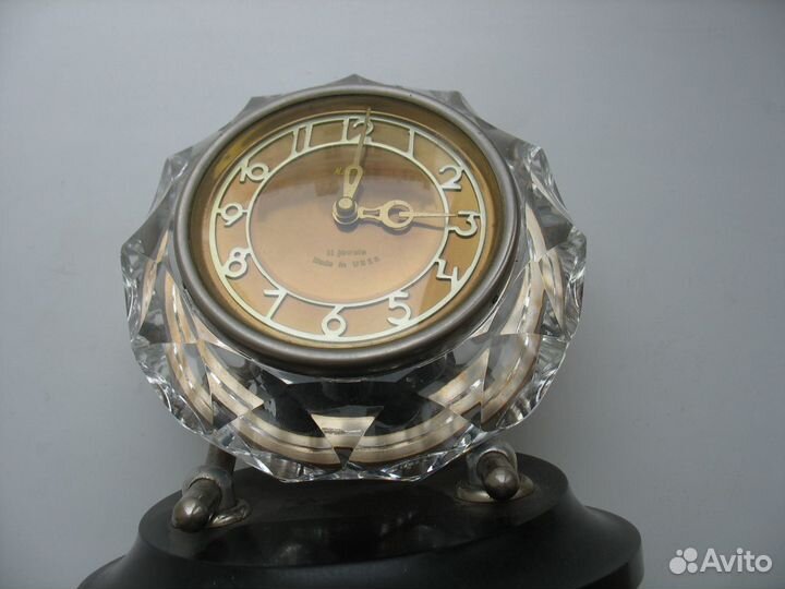 Механические настольные часы маяк.СССР