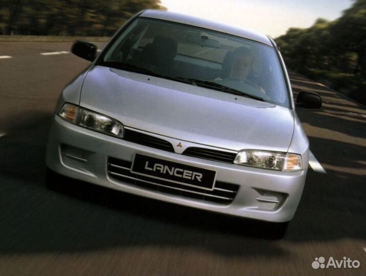 Передняя фара Mitsubishi Lancer 8 1995