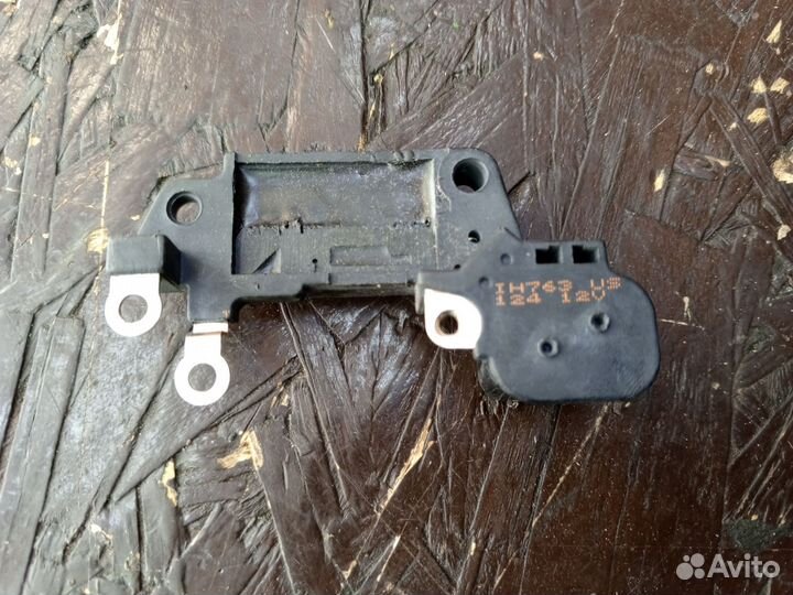 Регулятор генератора Nissan maxima 88-94