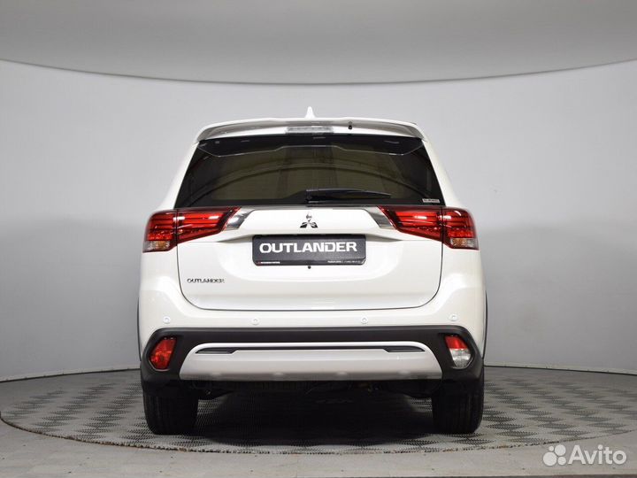 Mitsubishi Outlander 2.0 CVT, 2022