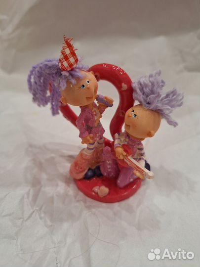 Статуэтка мальчик и девочка