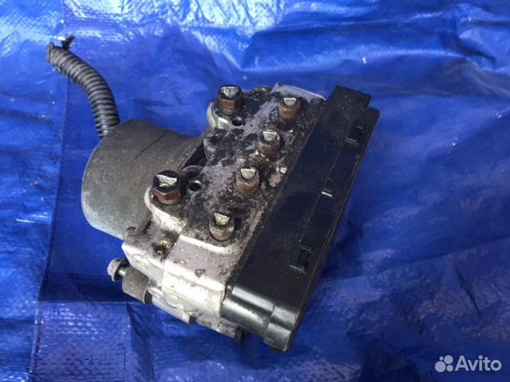 Блок abs Honda Odyssey RL1 J35A4 2004