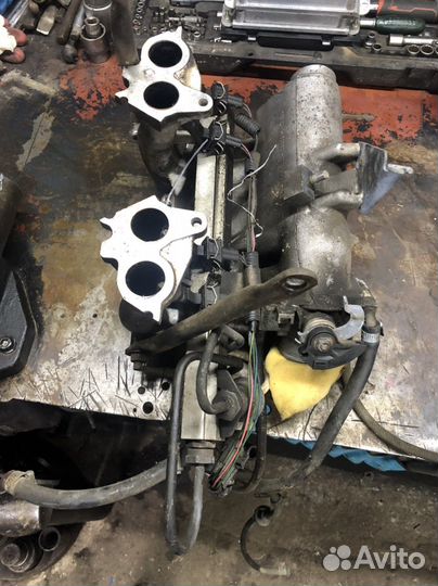 Впускной колектор ваз 2114 в зборе