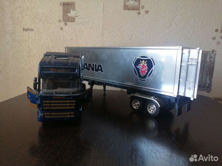 Модель Scania 1/32