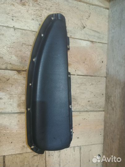 Правая накладка двери кожа Dodge Stratus 2002г