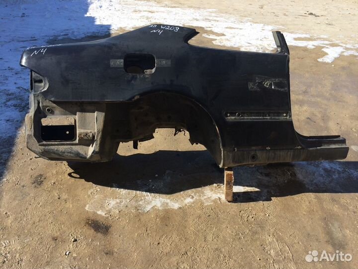 Крыло заднее Mercedes CLK W208