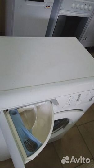 Стиральная машина Hotpoint Ariston avsl105