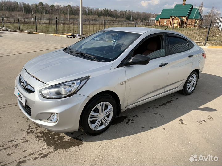Hyundai Solaris 1.4 AT, 2012, 205 000 км