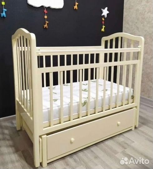 Детская кроватка с рождения