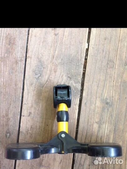 Подножка желтая на Lexus Trike