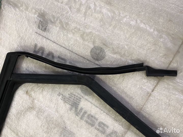 Уплотнитель рамки стекла двери для Renault Kaptur