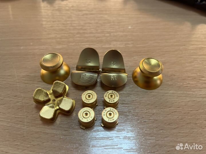 Металические стики и кнопки