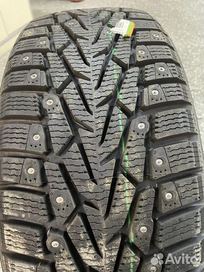 Nokian Tyres Hakkapeliitta 7 215/55 R17