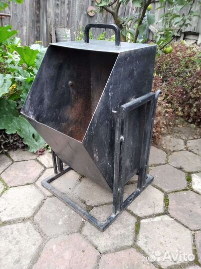 Мусорница металлическая