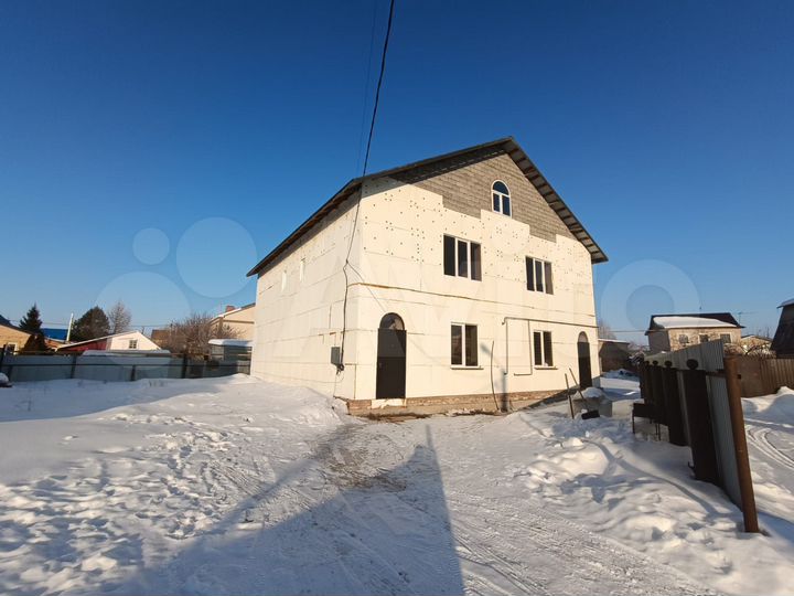 Дом 320 м² на участке 8 сот.