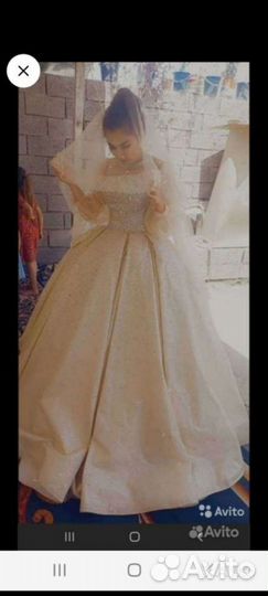 Свадебное платье пышное со шлейфом