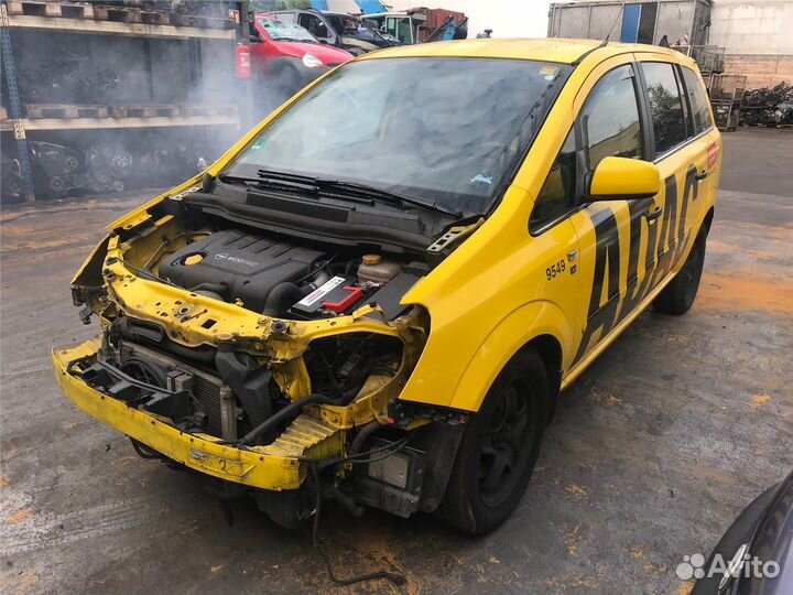 Разбор на запчасти Opel Zafira B