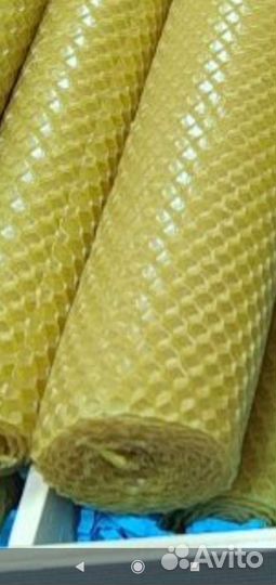 Свеча натуральная,медовая, из вощины