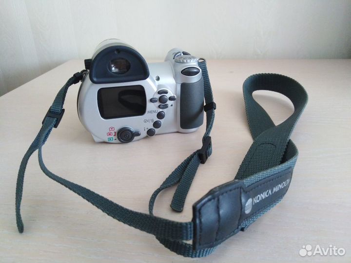 Фотоапарат Konica Minolta Dimage Z10