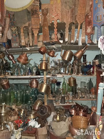 Лампы керосиновые старинные из цветного стекла