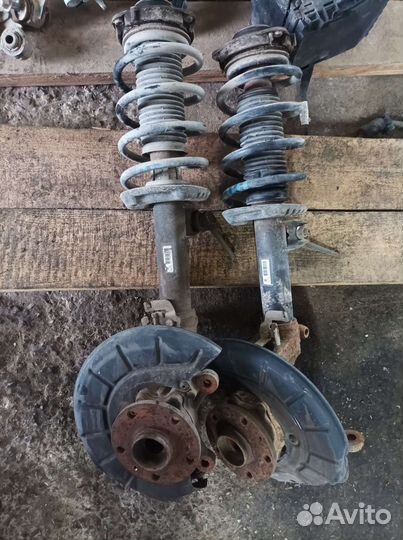 Кулак поворотный перед правый Фольксваген тоуран