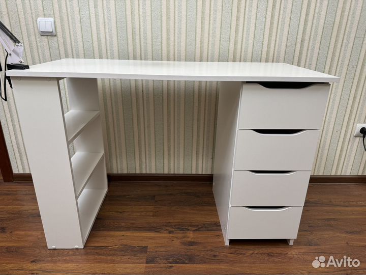 Письменный стол