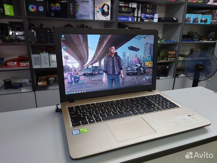 Ноутбук 15.6
