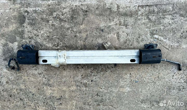 Усилитель переднего бампера Subaru Legacy