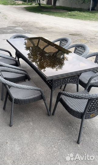 Столы стулья из ротанга
