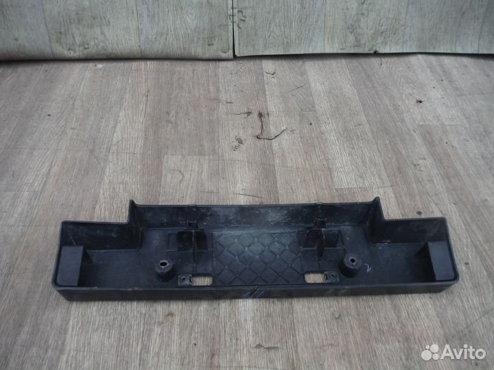 Подиум номерного знака Land Cruiser 200 2009