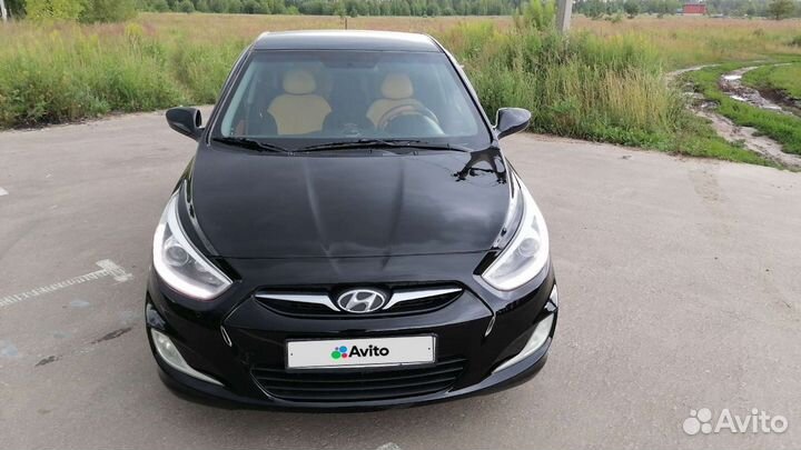 Hyundai Solaris 1.6 AT, 2013, битый, 255 000 км