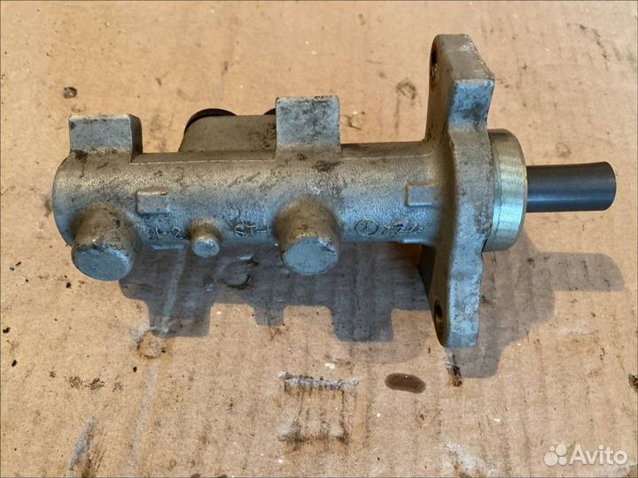 Главный тормозной цилиндр Mercedes-Benz M-class