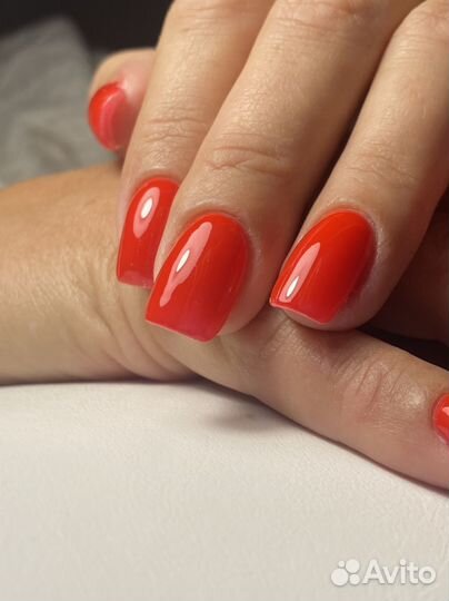 Модель на маникюр с покрытием гель лак