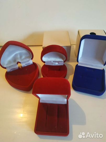 Футляры, коробочки для ювелирных украшений