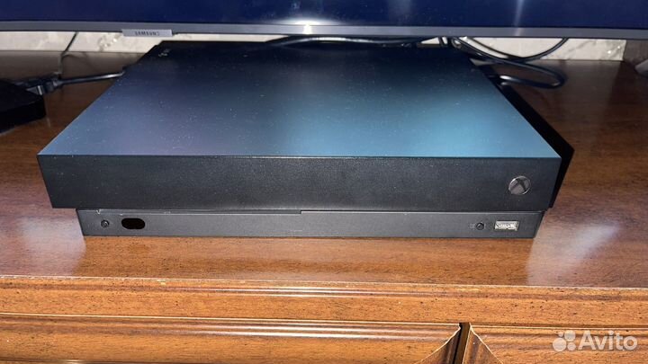Xbox one x 1tb