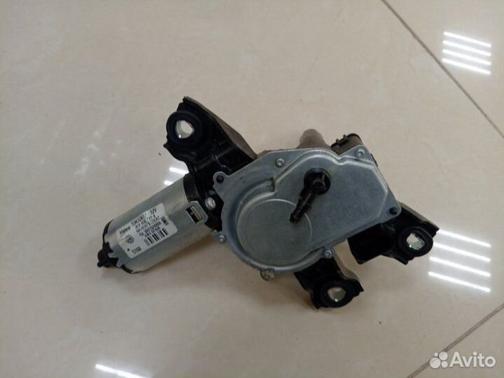 Моторчик стеклоочистителя задний Volkswagen Passat