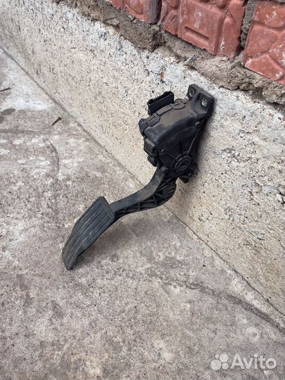 Электронная педаль газа geely emgand ec7