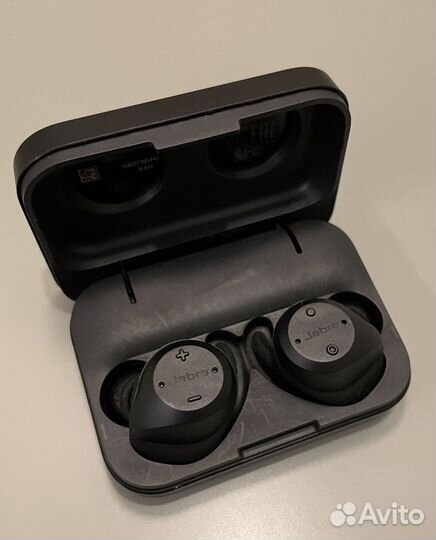 Зарядный кейс для наушников Jabra Elite Sport