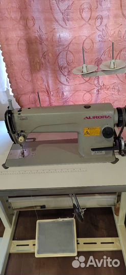 Продам швейную машину