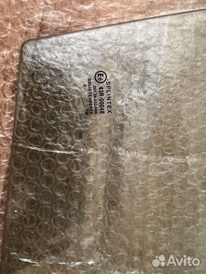 Переднее правое стекло Peugeot 107