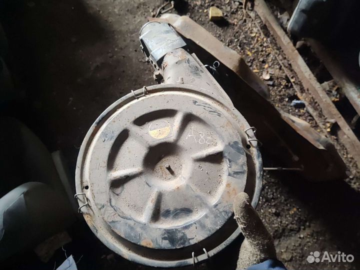 Корпус воздушного фильтра Audi 80 (B3)