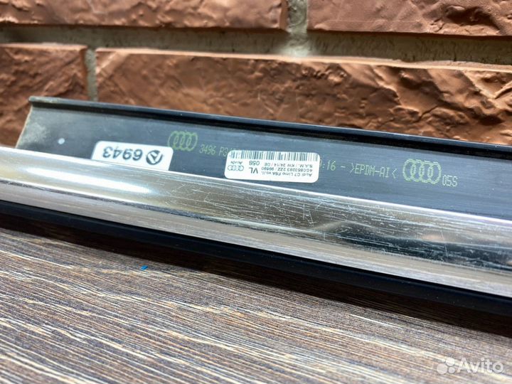 Накладка стекла переднего левого Audi A6 C7 11-18