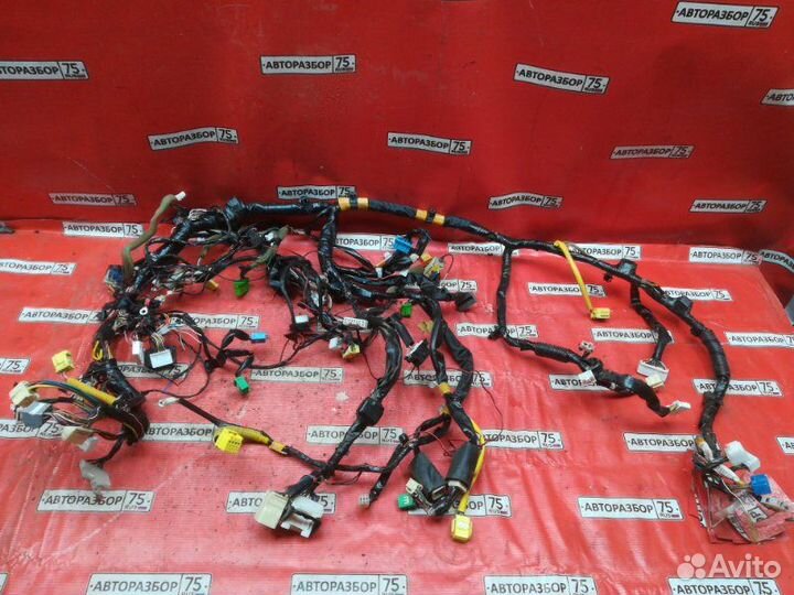 Коса под торпедо Suzuki Escudo TD54W J20A 2005